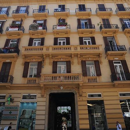 نابولي B&B Residenza Via Dei Mille المظهر الخارجي الصورة