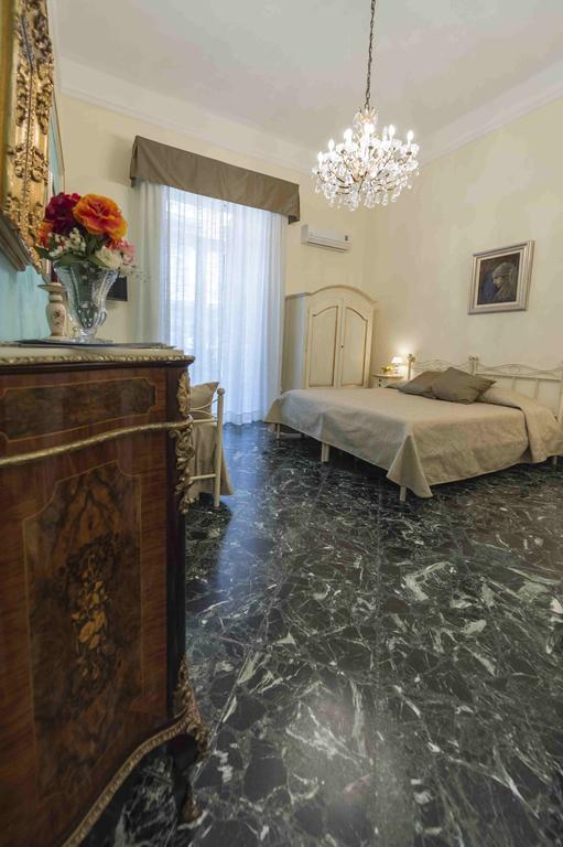 نابولي B&B Residenza Via Dei Mille المظهر الخارجي الصورة