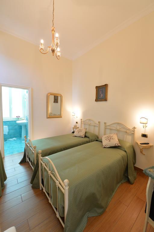 نابولي B&B Residenza Via Dei Mille المظهر الخارجي الصورة