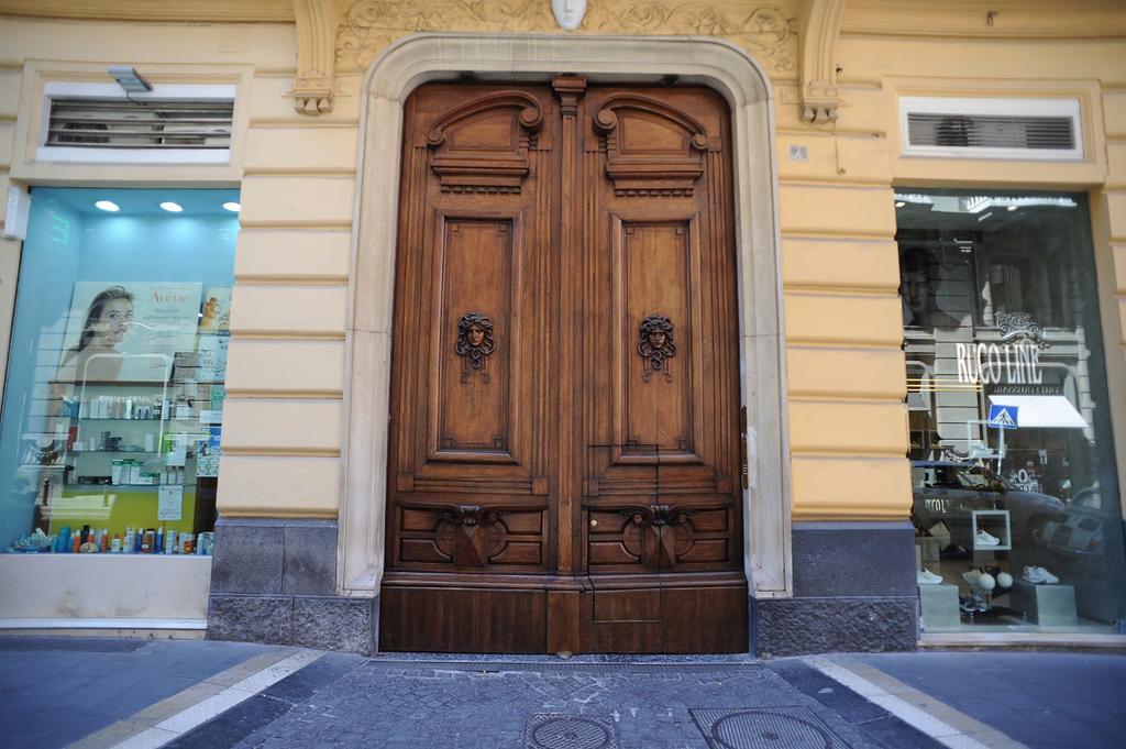 نابولي B&B Residenza Via Dei Mille المظهر الخارجي الصورة