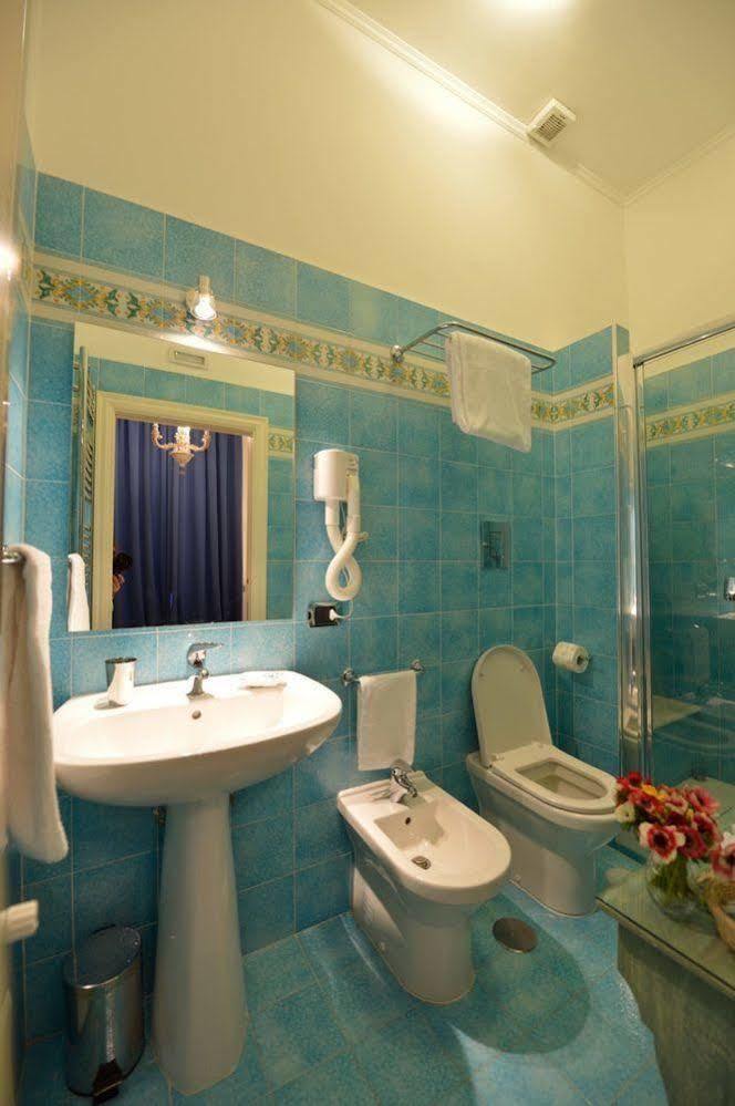 نابولي B&B Residenza Via Dei Mille المظهر الخارجي الصورة